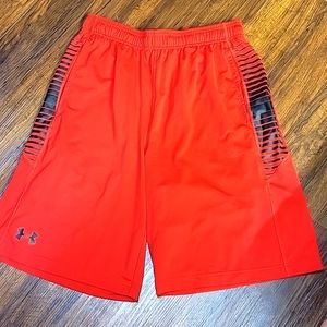 Under Armor men shorts size medium